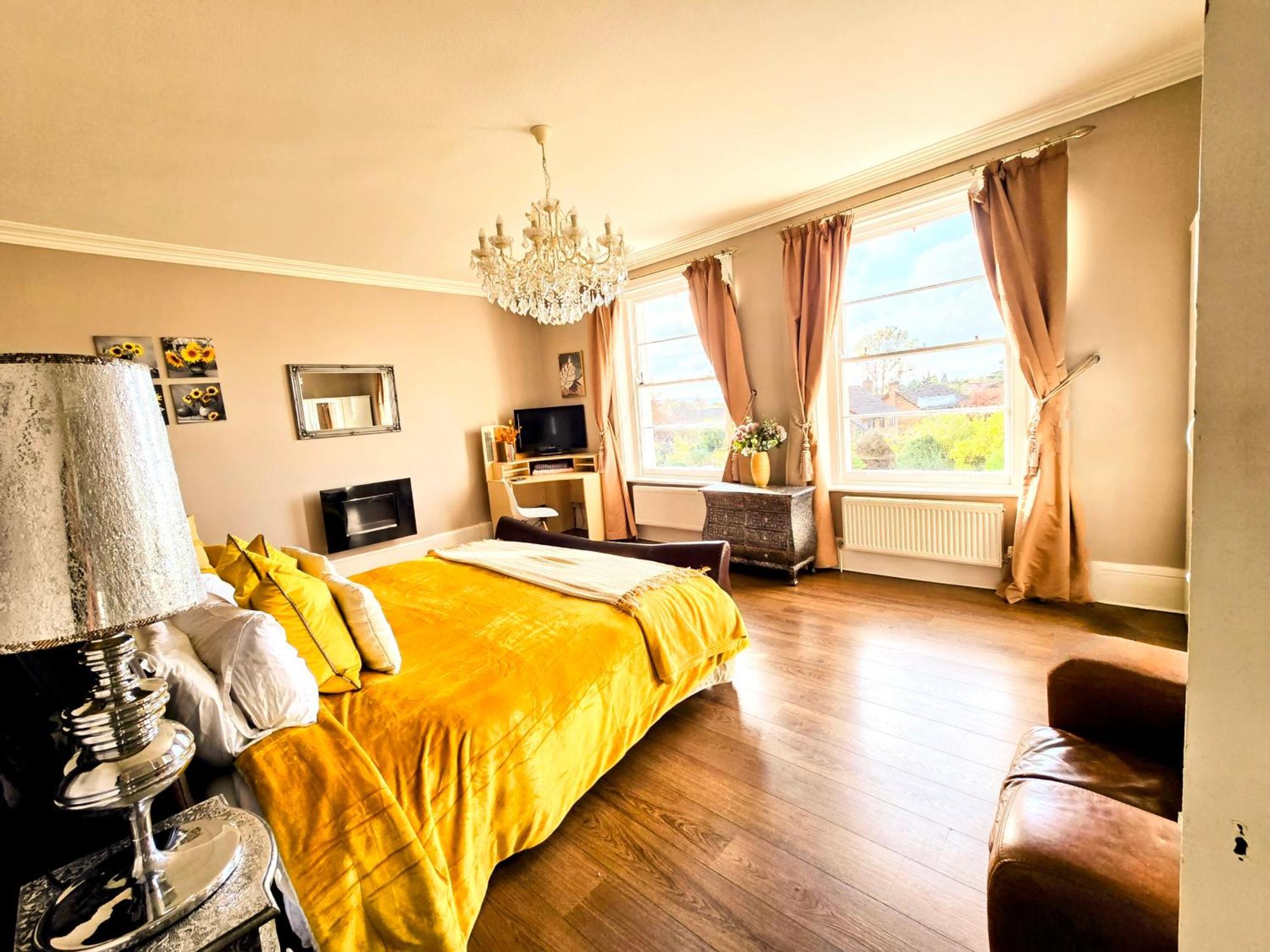 צ'לטנהם Cotswold Vip Regency Lodge מראה חיצוני תמונה